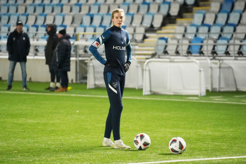 Ebba Handfast på fotbollsplanen